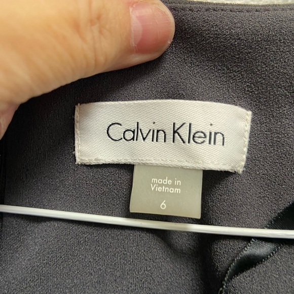 Calvin Klein Size 6 gray form fitted women’s dress long sleeves  $159 - Picture 4 of 5